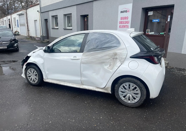 Toyota Yaris cena 33000 przebieg: 95216, rok produkcji 2022 z Góra małe 92